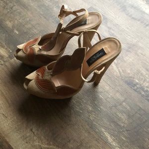 Giambattista Valli suede tan platform heels 39 8